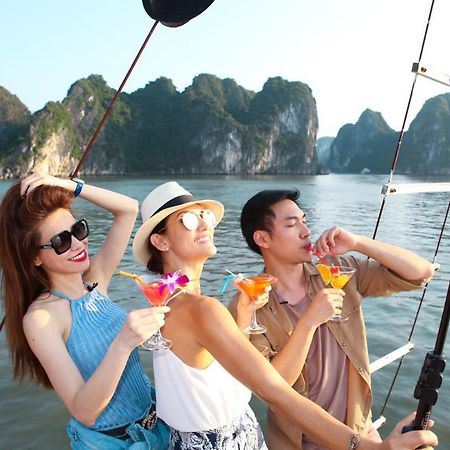Charm Boutique Cruise Hotel Ha Long Exterior photo